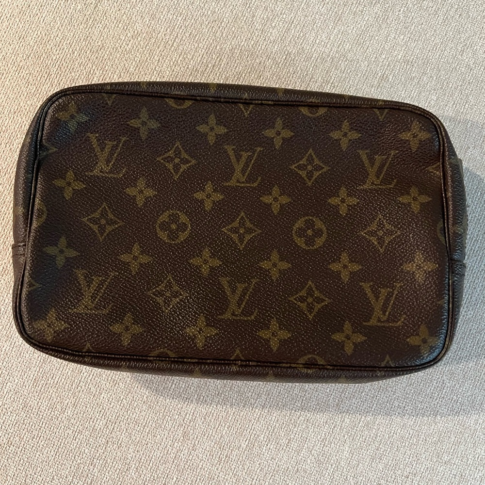 Louis Vuitton Monogram Trousse Toilette 28